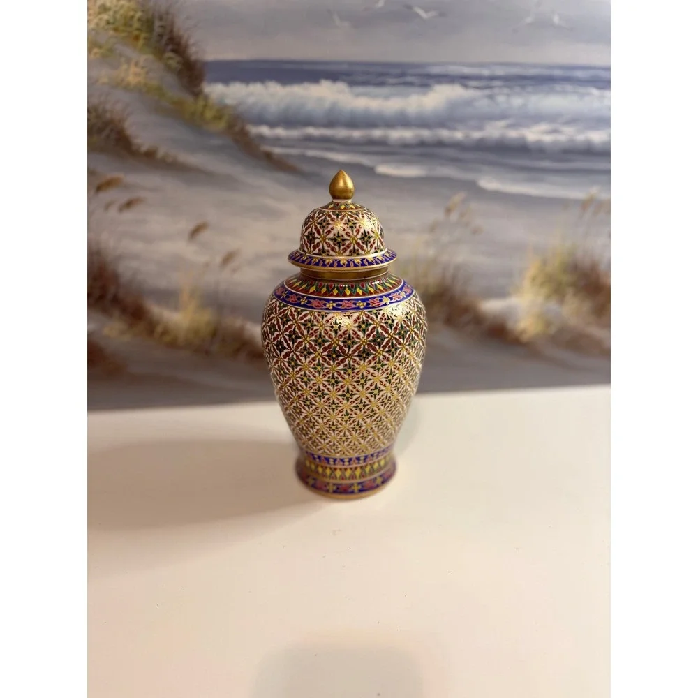 Thai Benjarong Porcelain Ginger Jar Hand Painted Gold Enamel Lidded Urn 9